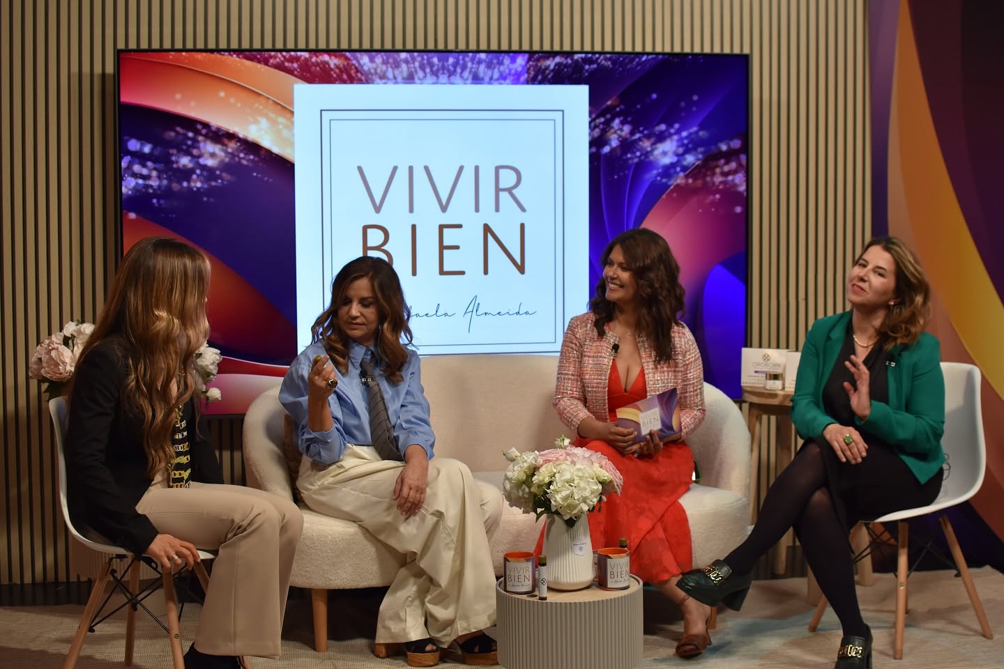 Rafaela Almeida durante una entrevista en el plató de Vivir Bien